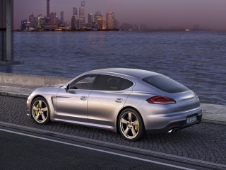 Обновеното Porsche Panamera изразходва 3.1 л/100 км